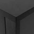 Meuble d'appoint moderne noir en bois massif avec poignées coquilles style rétro